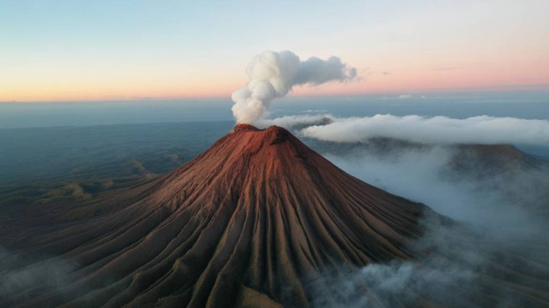 Circuit voyage Indonésie : aventures de volcan en rizière sur 3 îles mythiques