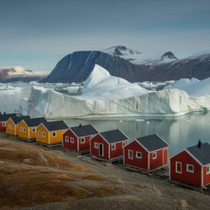 Circuit voyage Groenland : mon expédition givrée entre icebergs et cabanes colorées